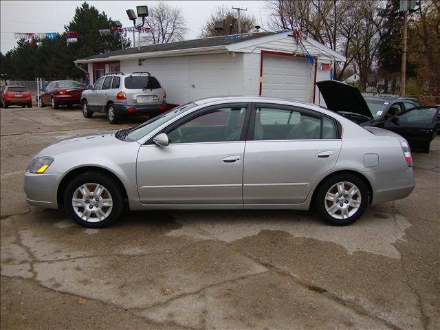Nissan Altima 2005 photo 2