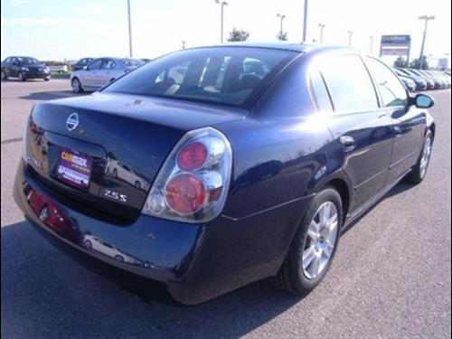 Nissan Altima 2005 photo 2