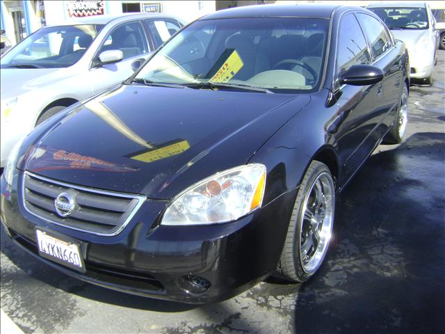 Nissan Altima 2WD Crew Cab 140.5 Laramie Sedan