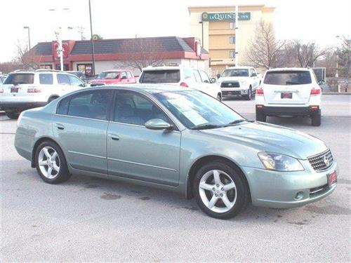 Nissan Altima 2005 photo 2