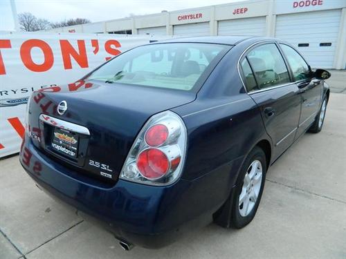 Nissan Altima 2005 photo 2