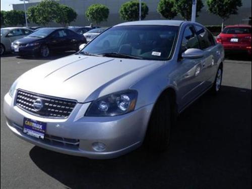 Nissan Altima 2005 photo 2