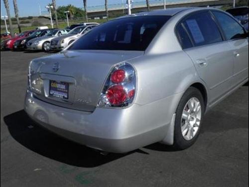 Nissan Altima 2005 photo 4