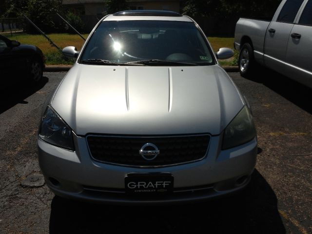Nissan Altima 2005 photo 2