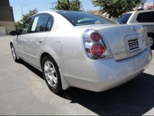 Nissan Altima 2005 photo 2