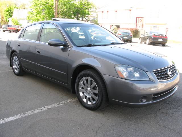 Nissan Altima 2005 photo 2