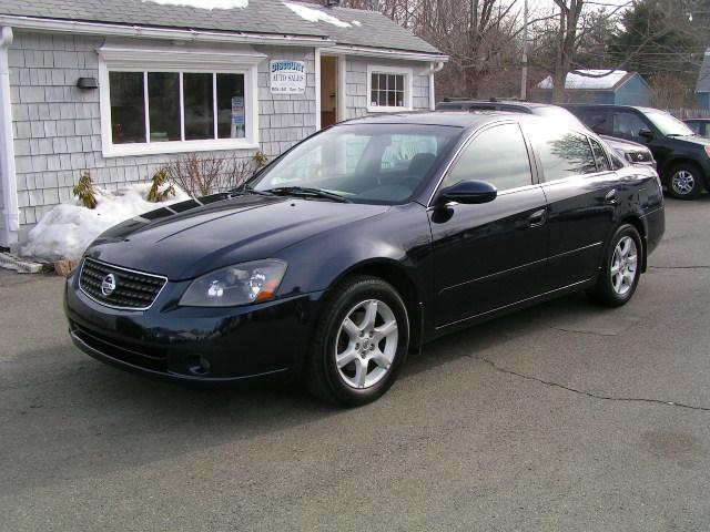 Nissan Altima 2WD Crew Cab 140.5 Laramie Sedan