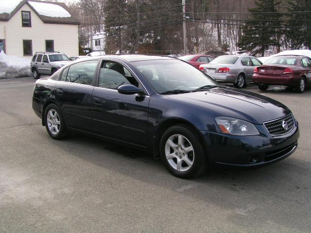 Nissan Altima 2005 photo 2