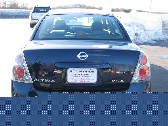 Nissan Altima 4x4 Truck Sedan