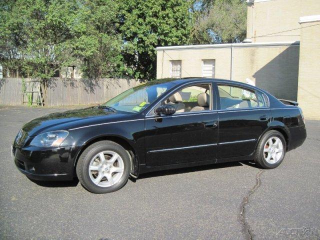 Nissan Altima ST Pickup 4D 5 1/2 Ft Sedan