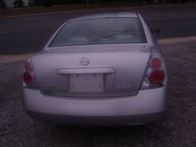 Nissan Altima SLT Quad Cab 2WD Sedan