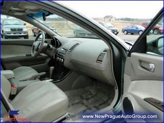 Nissan Altima 2005 photo 2