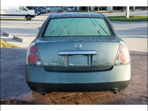 Nissan Altima 2005 photo 2