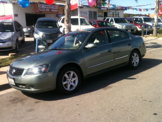 Nissan Altima 2005 photo 2