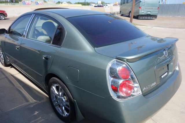 Nissan Altima 2005 photo 2