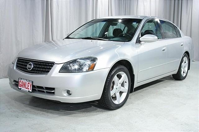Nissan Altima 2005 photo 2
