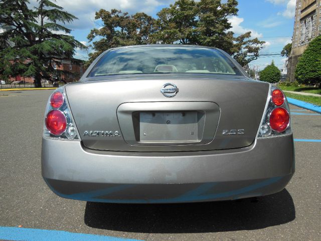 Nissan Altima 2005 photo 1