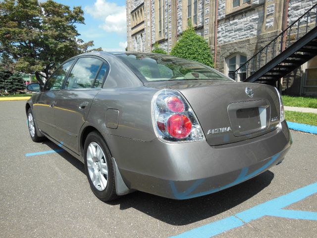 Nissan Altima 2005 photo 2