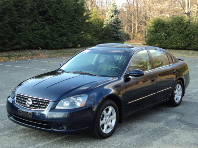 Nissan Altima 2005 photo 2