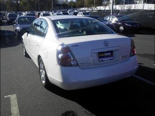 Nissan Altima 2005 photo 5