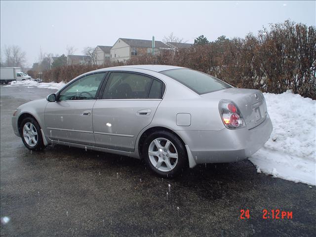 Nissan Altima 2005 photo 2