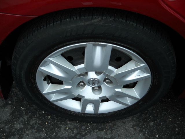 Nissan Altima Pickupslt Quad Cab SWB 4WD 4x4 Truck Sedan