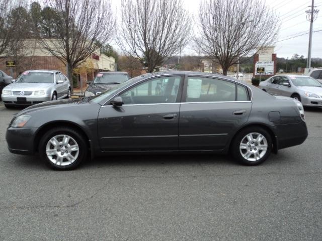 Nissan Altima 2005 photo 1