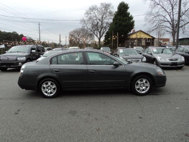 Nissan Altima 2005 photo 2