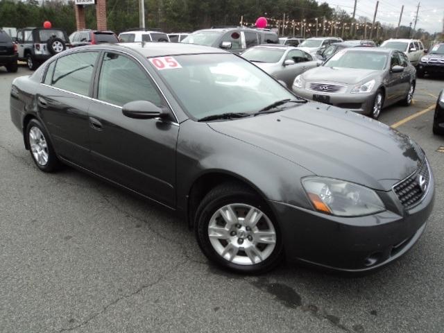 Nissan Altima Pickupslt Quad Cab SWB 4WD 4x4 Truck Sedan