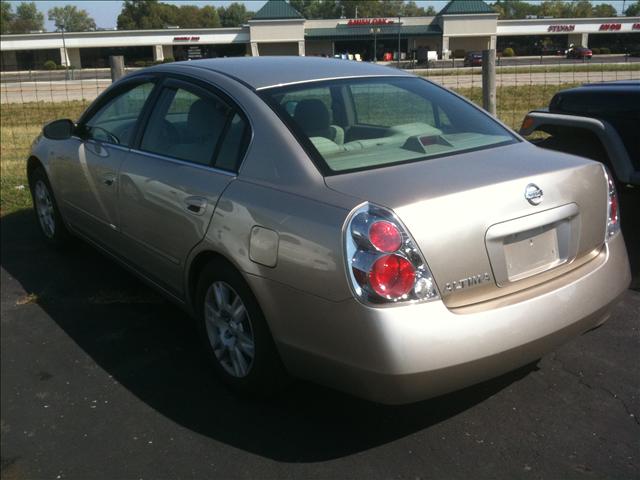 Nissan Altima 2005 photo 2