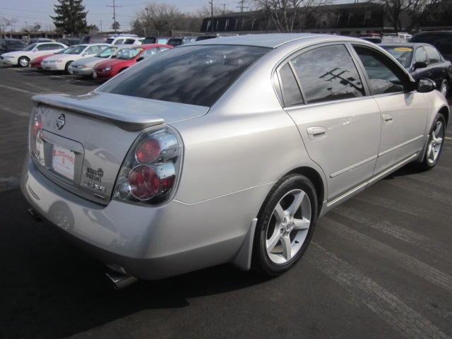 Nissan Altima 2005 photo 2