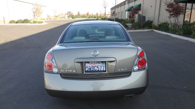 Nissan Altima 2005 photo 1