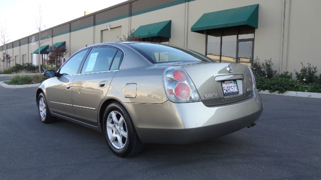 Nissan Altima 2005 photo 3