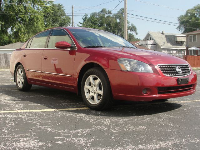 Nissan Altima SLT Quad Cab 2WD Sedan