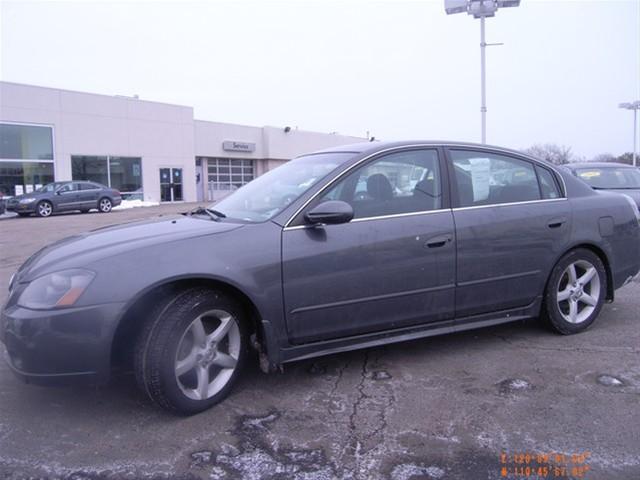 Nissan Altima 2005 photo 2