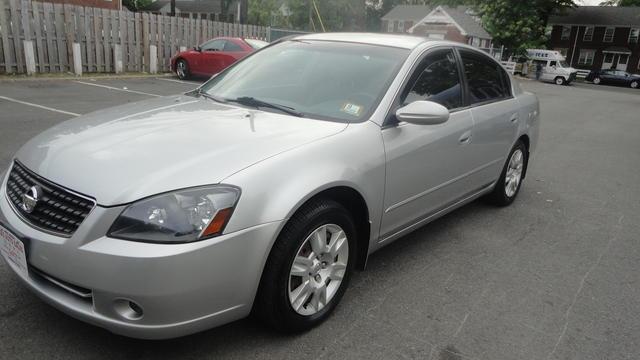 Nissan Altima 2005 photo 2