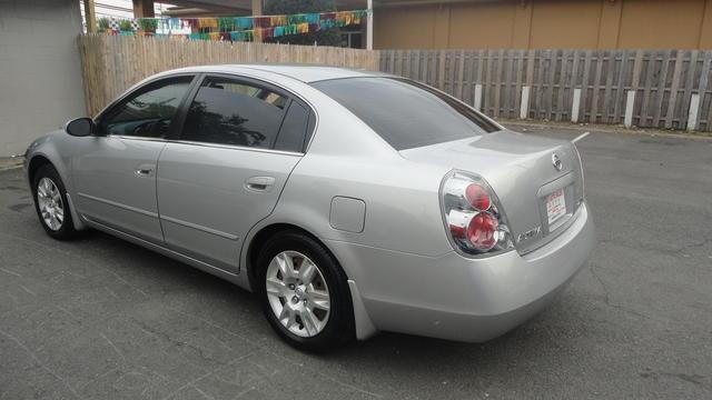 Nissan Altima 2005 photo 5