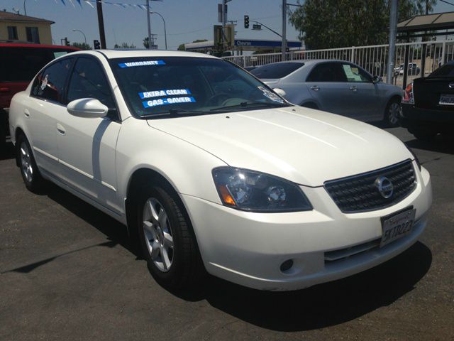 Nissan Altima 2005 photo 2