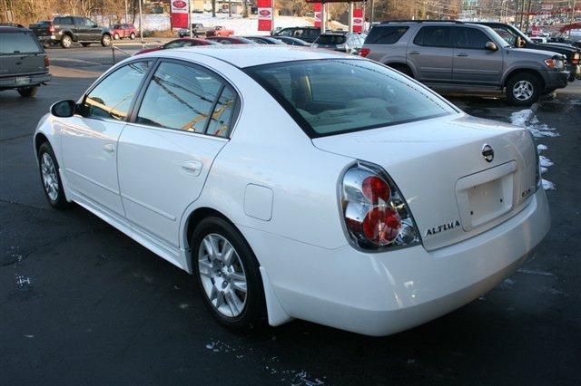 Nissan Altima 2005 photo 2