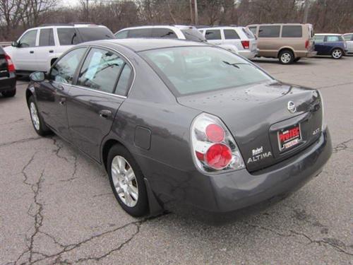 Nissan Altima 2005 photo 2