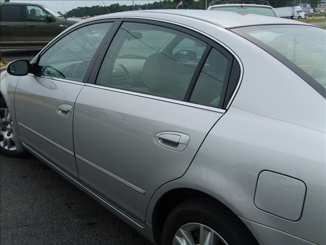Nissan Altima 2005 photo 2