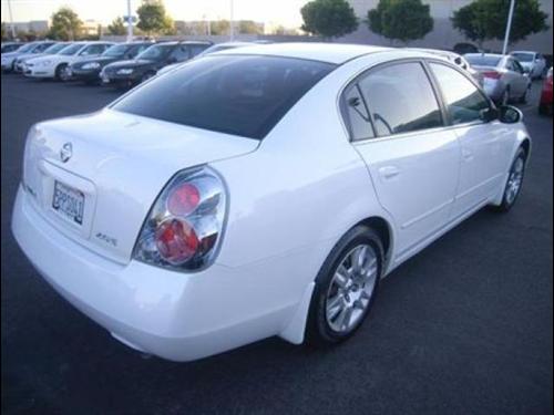 Nissan Altima 2005 photo 4