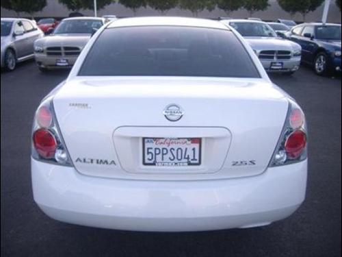 Nissan Altima 2005 photo 5