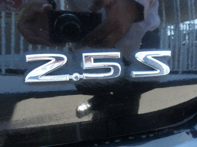 Nissan Altima Pickupslt Quad Cab SWB 4WD 4x4 Truck Sedan