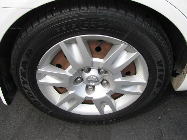 Nissan Altima Pickupslt Quad Cab SWB 4WD 4x4 Truck Sedan