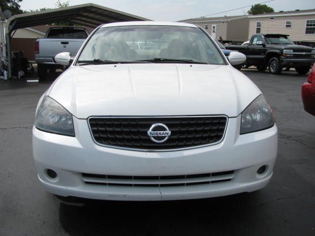 Nissan Altima 2005 photo 2