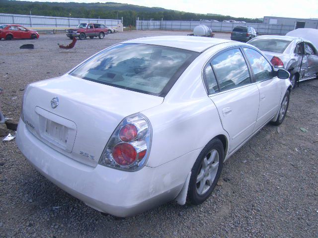 Nissan Altima 2005 photo 2