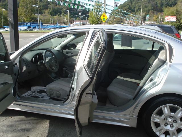 Nissan Altima 2005 photo 2