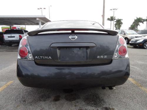 Nissan Altima 2005 photo 2