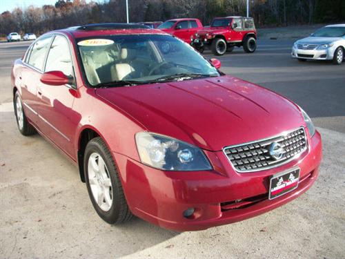 Nissan Altima 2005 photo 2